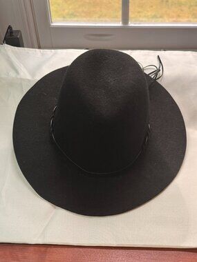 Black wool felt hat